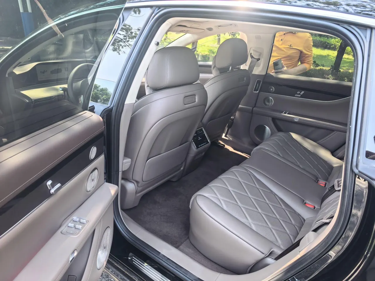 Luxeed 2026 S9 Max rear drive 37kWh automatic gear 4