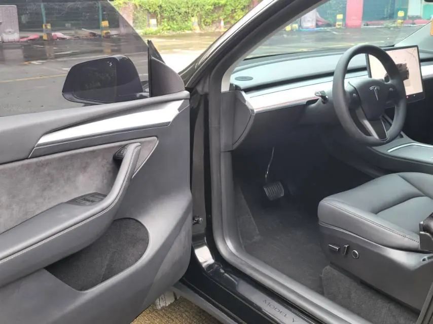 Tesla 2023 Model Y rear-wheel drive version automatic transmission 5