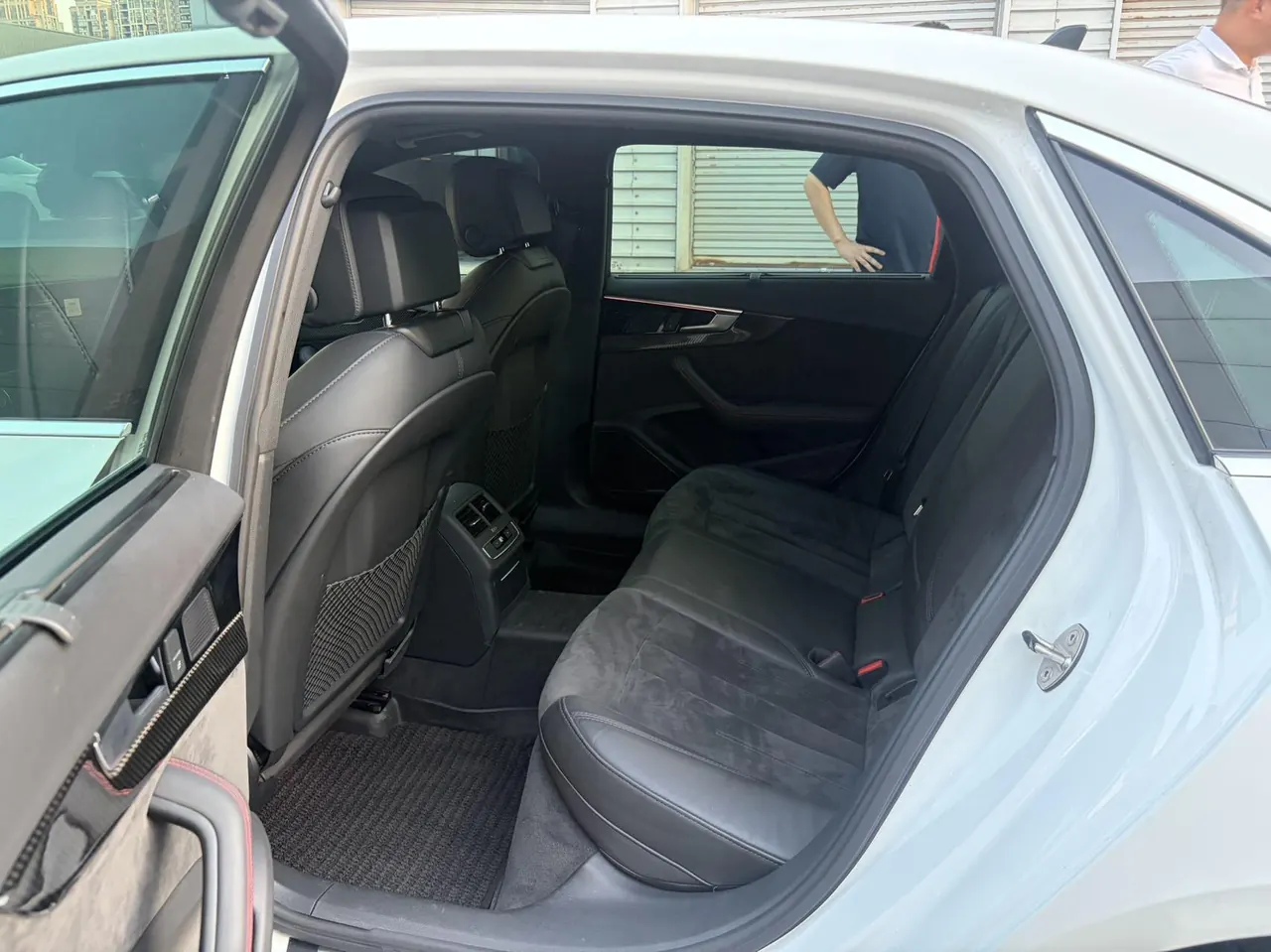 Audi 2020 A4L 2.0TFSI 45TFSI Quattro Selected Dynamic Automatic 6