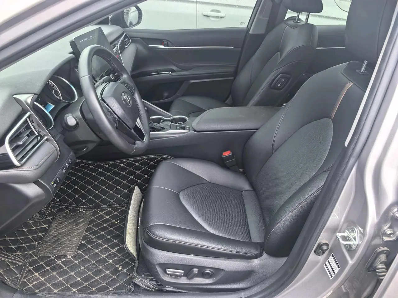 Toyota 2021 Camry 2.0G Stepless Deluxe Edition Automatic Gear 5