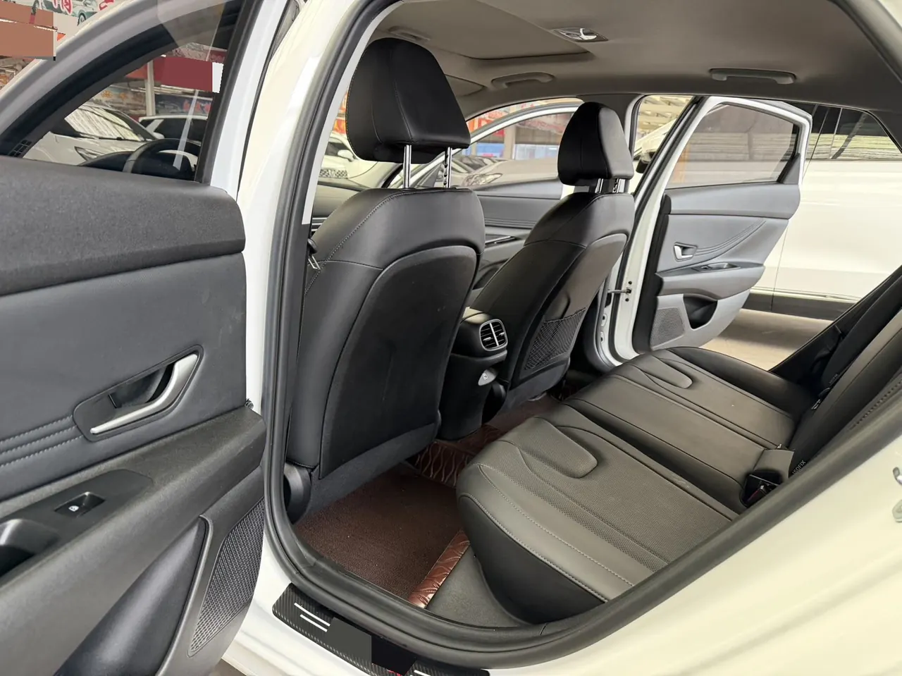 Hyundai 2021 Elantra -3-compartment 1.5 stepless LUX premium automatic gear 3