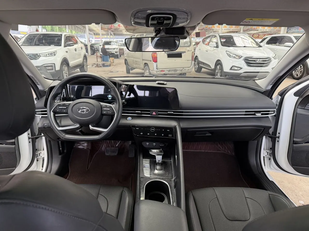 Hyundai 2021 Elantra -3-compartment 1.5 stepless LUX premium automatic gear 4