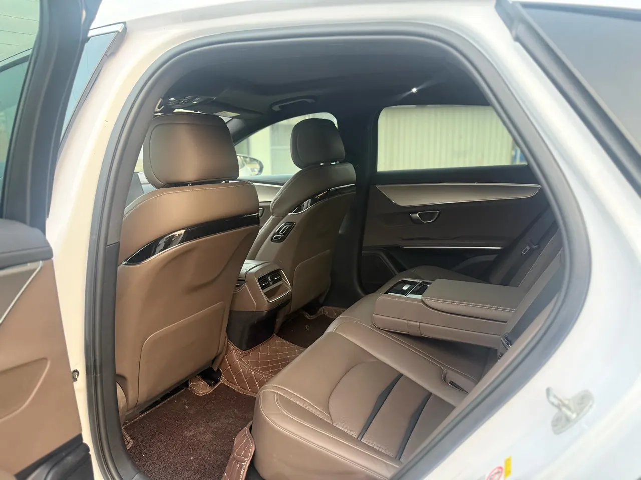 BYD 2020 Han DM 2.0T four-wheel drive performance version luxury automatic gear 3
