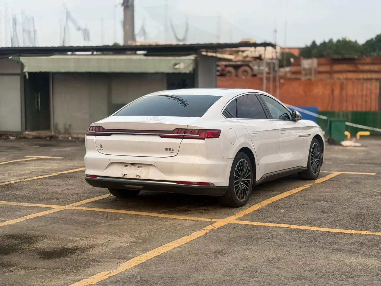 BYD 2020 Han DM 2.0T four-wheel drive performance version luxury automatic gear 8