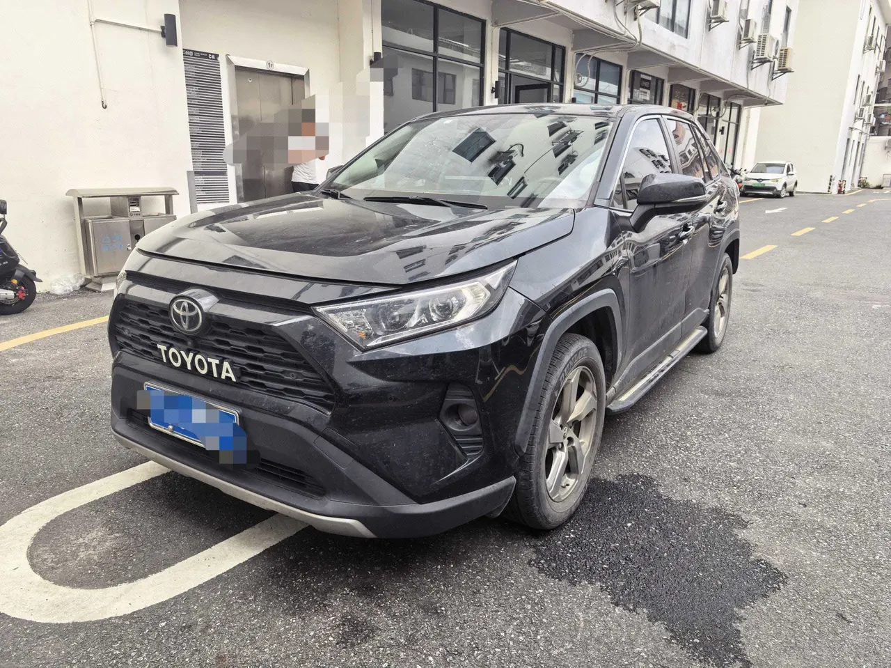 Toyota 2022 RAV4 Rongbo 2.0 Stepless Two-Drive Fashion Plus Edition Automatic Gear - View 1
