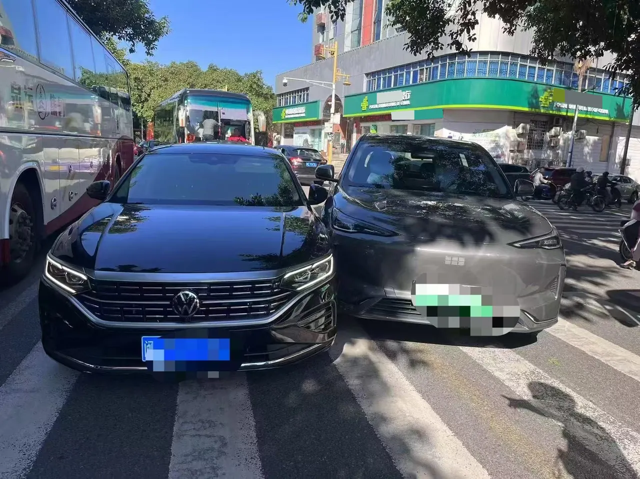Volkswagen 2024 Passat 2.0TSI 380TSI Longyao Edition Automatic Gear 10