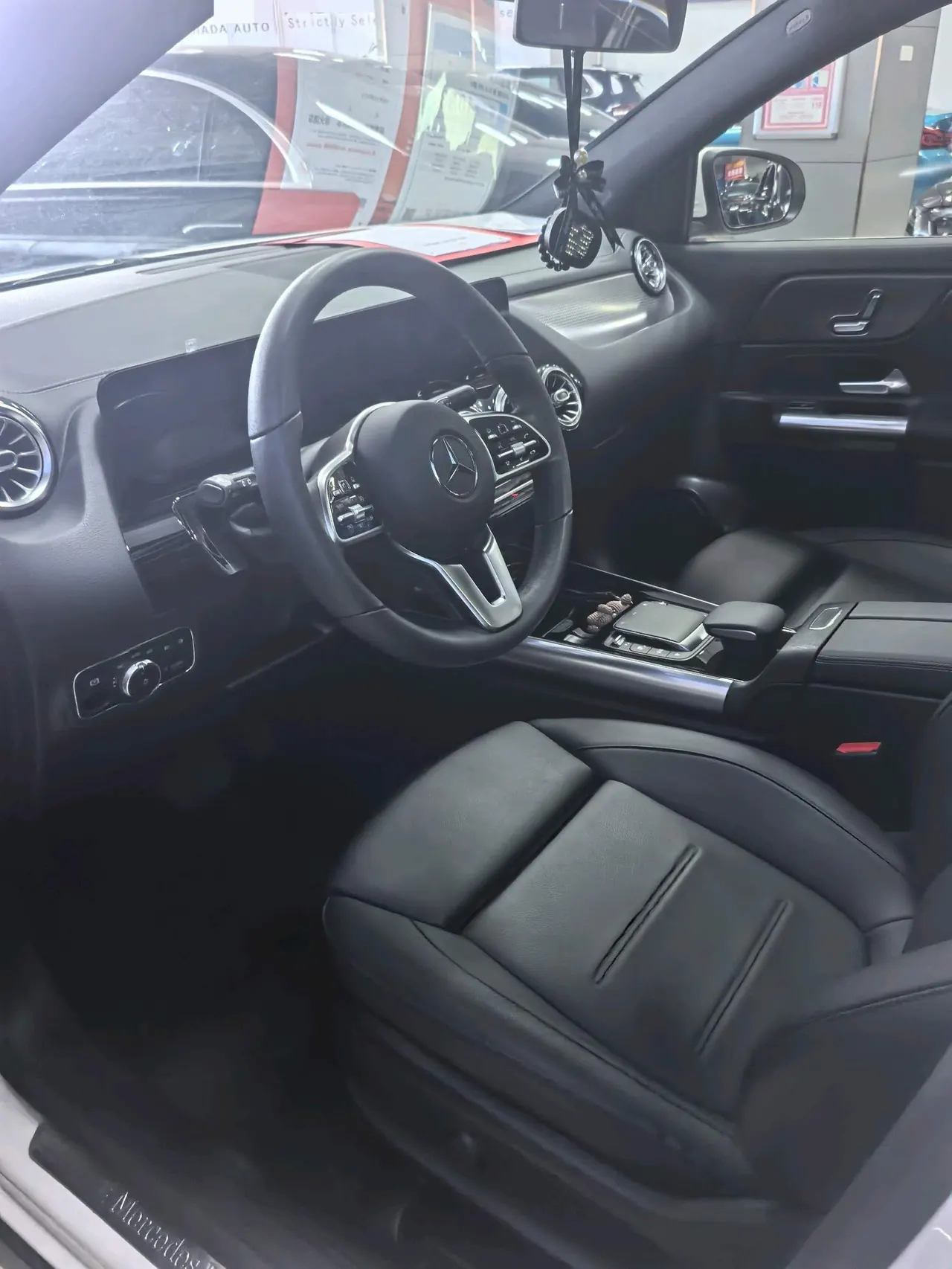 Mercedes Benz 2020 GLA 200 1.3T automatic gear 4