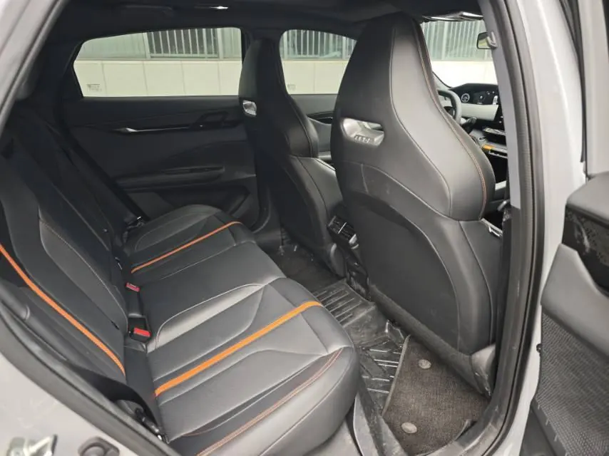 ChangAn 2024 UNI-V 1.5T Prestige Automatic 15