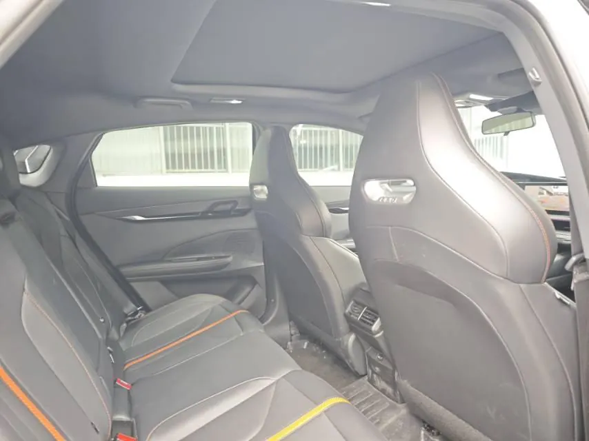 ChangAn 2024 UNI-V 1.5T Prestige Automatic 16