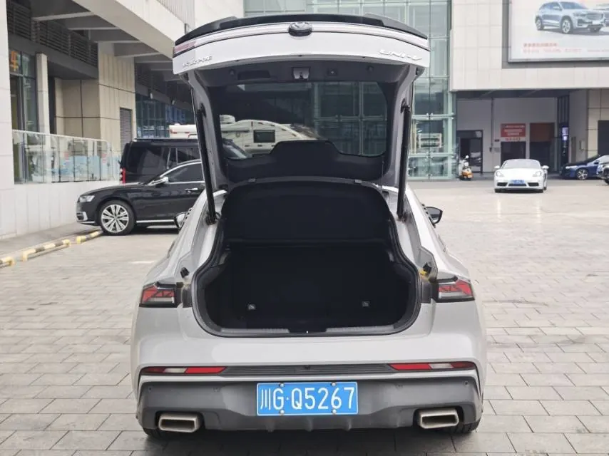 ChangAn 2024 UNI-V 1.5T Prestige Automatic 19