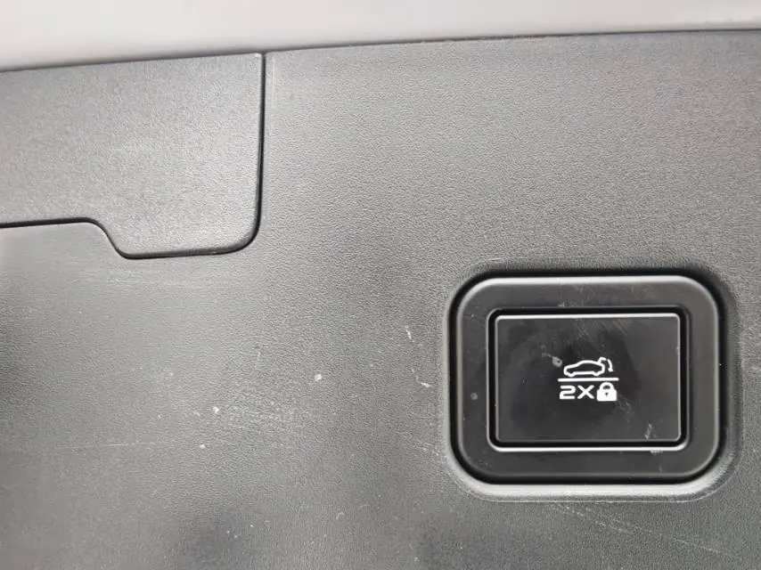 ChangAn 2024 UNI-V 1.5T Prestige Automatic 20