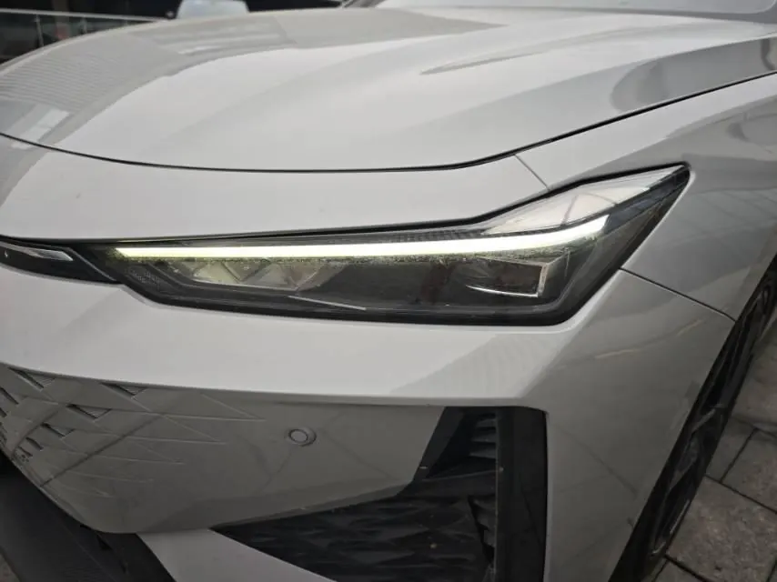 ChangAn 2024 UNI-V 1.5T Prestige Automatic 4