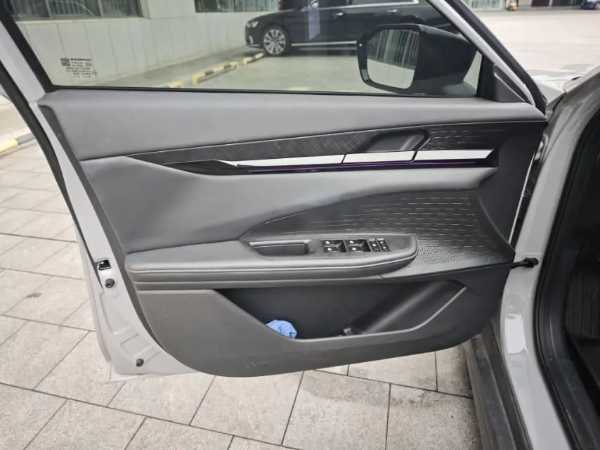 ChangAn 2024 UNI-V 1.5T Prestige Automatic 6