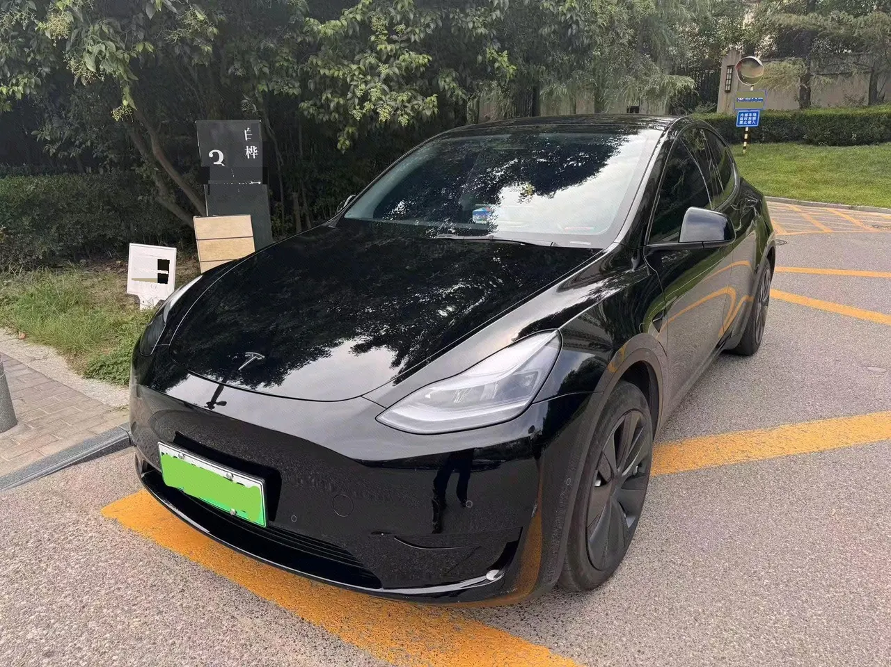 Tesla 2022 Model Y rear-wheel drive version (facelift) automatic gear - View 1