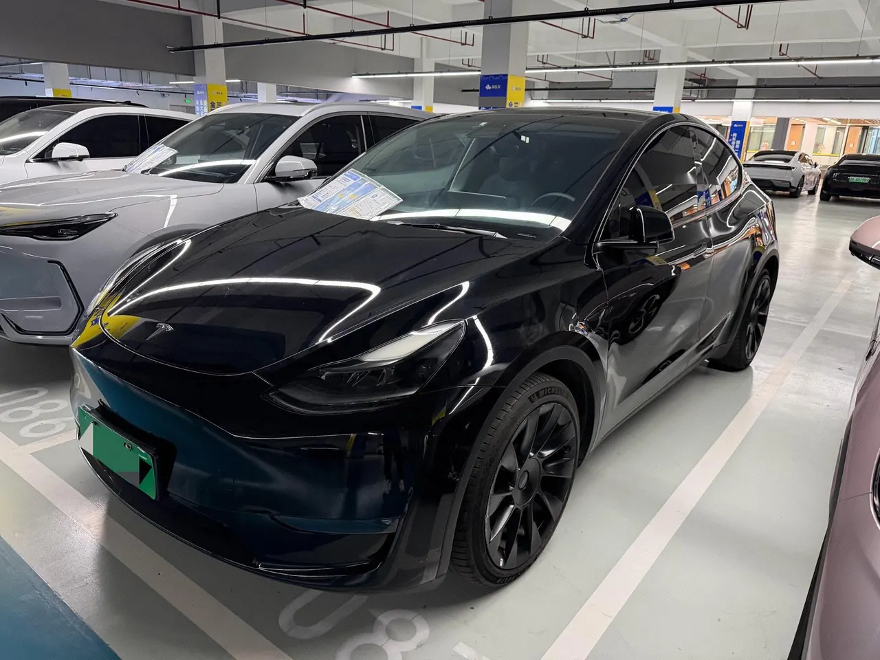 Tesla 2021 Model Y long endurance all-wheel drive version automatic transmission - View 1