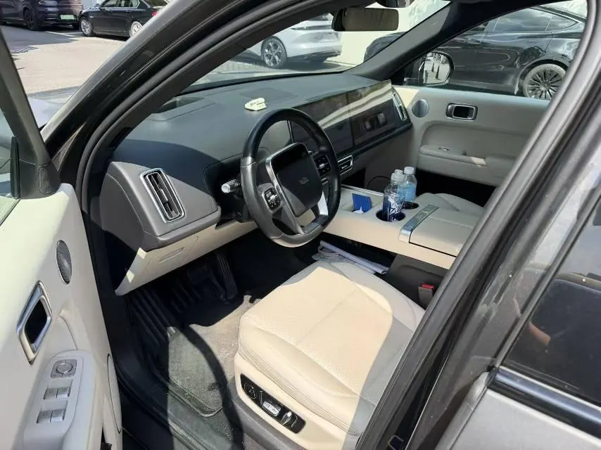 Li 2022 L9 1.5T Max Edition Automatic Gear 3