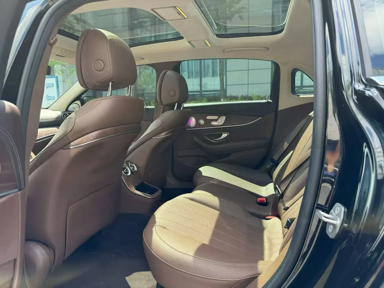 Mercedes Benz E Class 2023 E 300 L 2.0T Luxury Automatic Gear 3