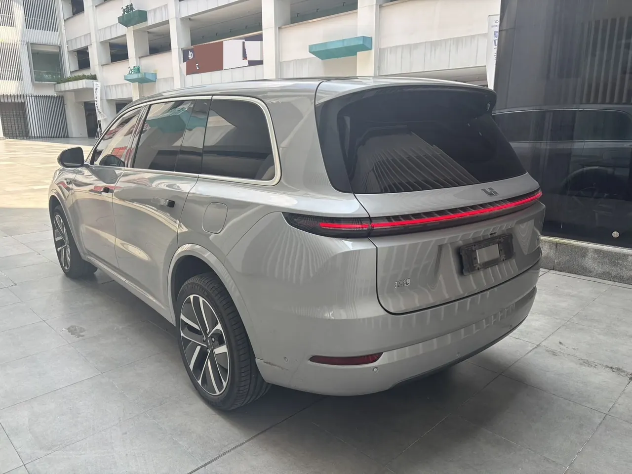 Li 2022 L9 1.5T Max Edition Automatic Gear 4