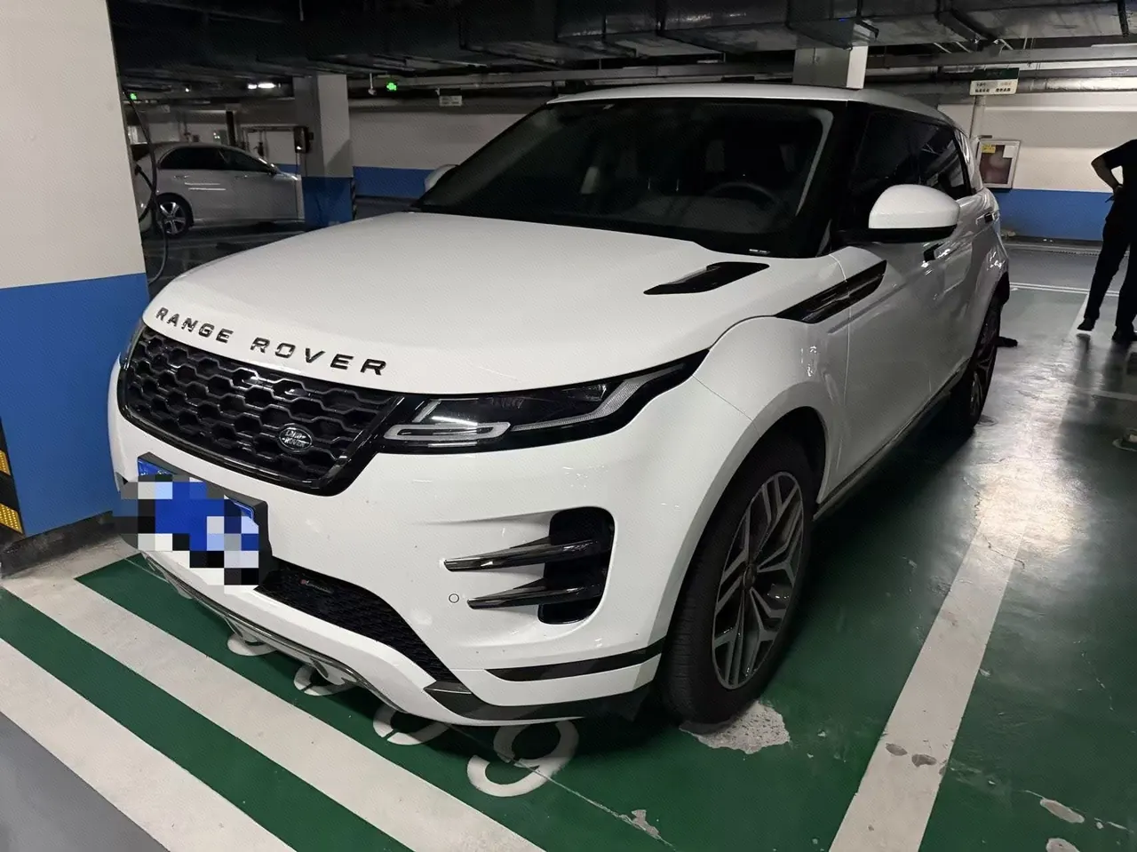 Land Rover 2023 Range Rover Aurora L 48V 2.0T 249PS Corinth Bronze Special Edition Automatic Gear - View 1