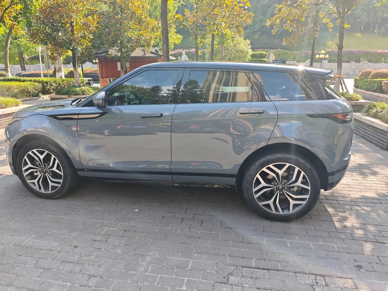 Land Rover 2020 Range Rover Aurora 48V 2.0T 249PS R-DYNAMIC SE Sports Technology Edition Automatic Gear 7