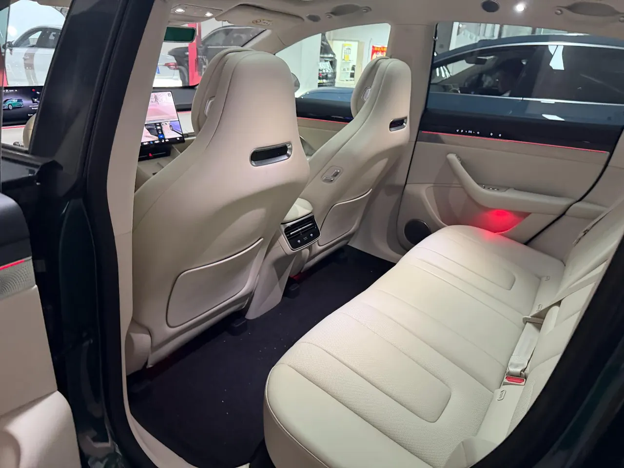 Intellectual 2024 R 7 802km Max Automatic Gear 3