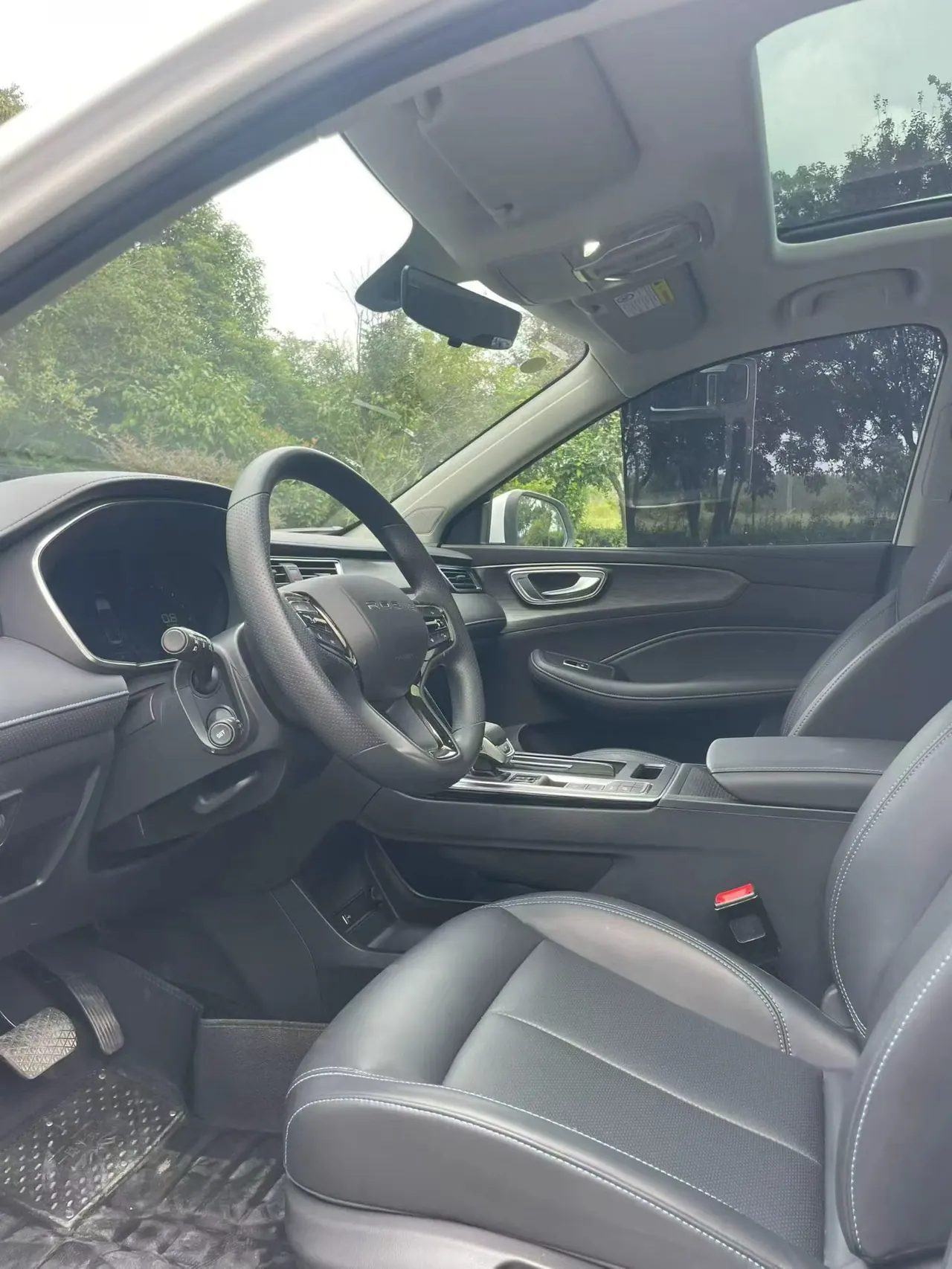 Roewe 2025 RX5 PLUS 1.5TGI 330TGI Lingchao Zhihui Edition Automatic Gear 4