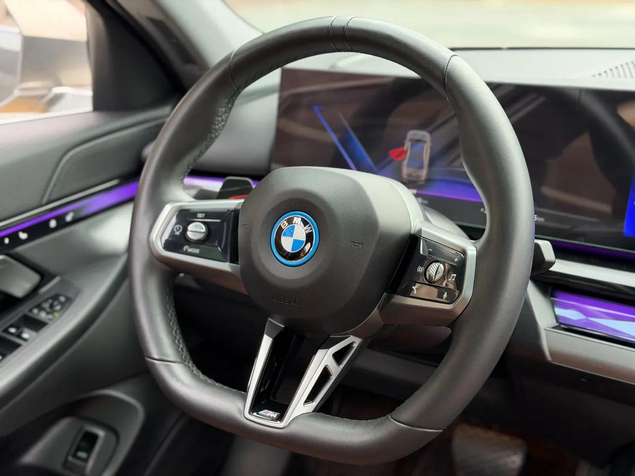 BMW 2024 i5 eDrive 35L M sports suit automatic gear 5