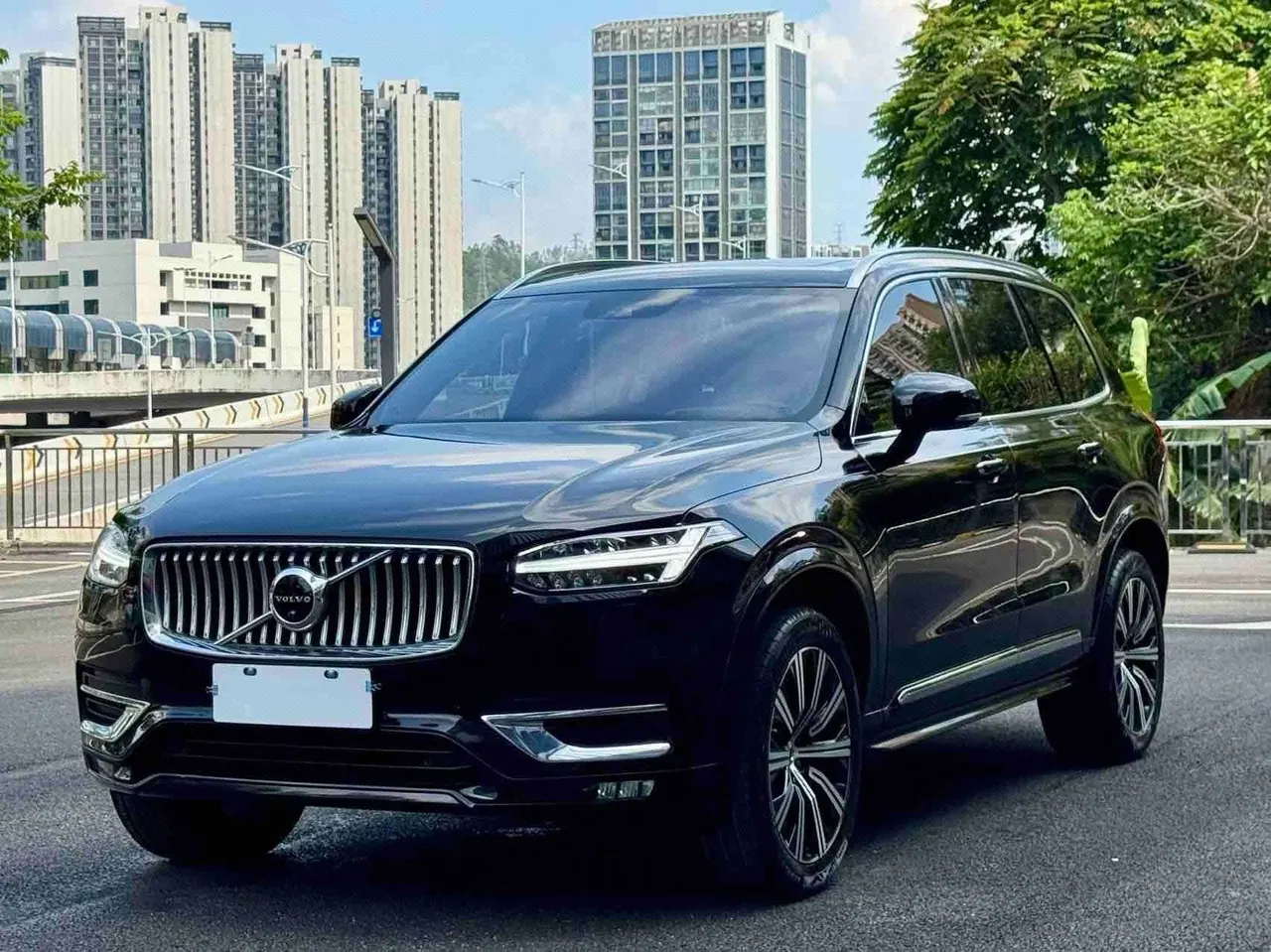 Volvo XC90 (Imported) 2021 XC90 48V 2.0T B6 Zhiyi Deluxe Edition 7-seat Automatic Gear - View 1