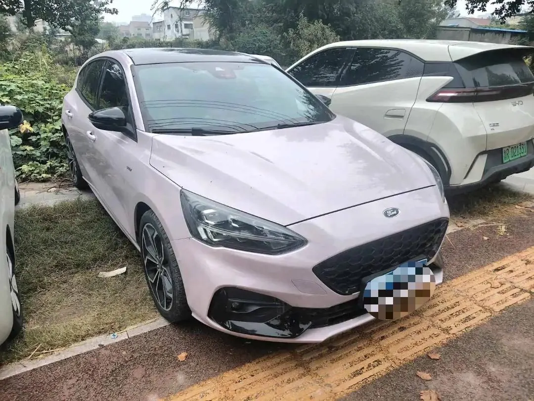 Ford 2021 Fox-hatchback 1.5T EcoBoost 180 ST Line Automatic 3