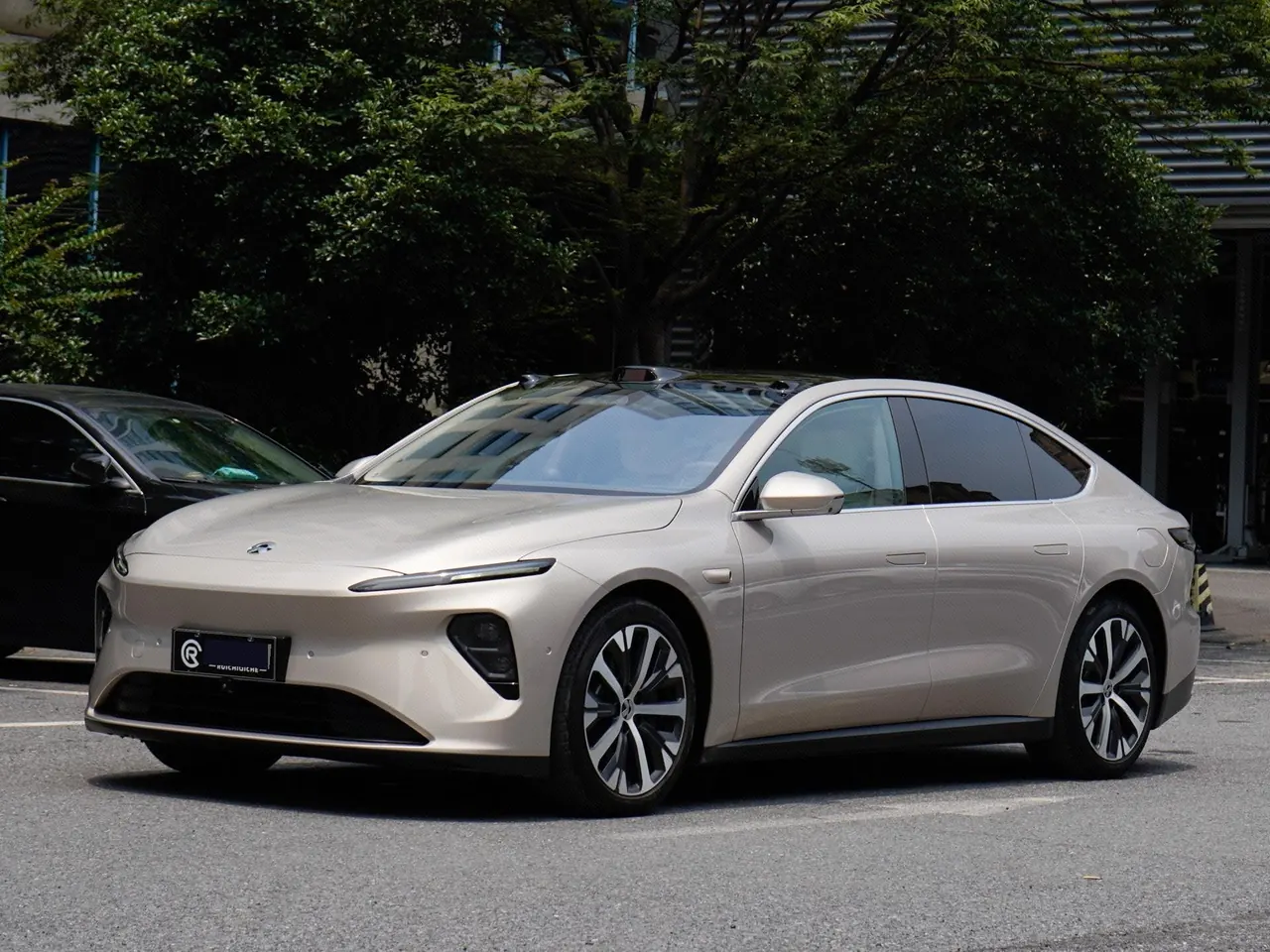 NIO 2024 ET7 75kWh Executive Edition Automatic Gear - View 1