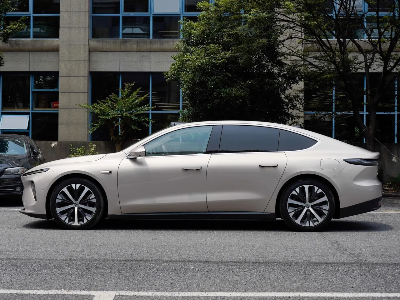 NIO 2024 ET7 75kWh Executive Edition Automatic Gear 3
