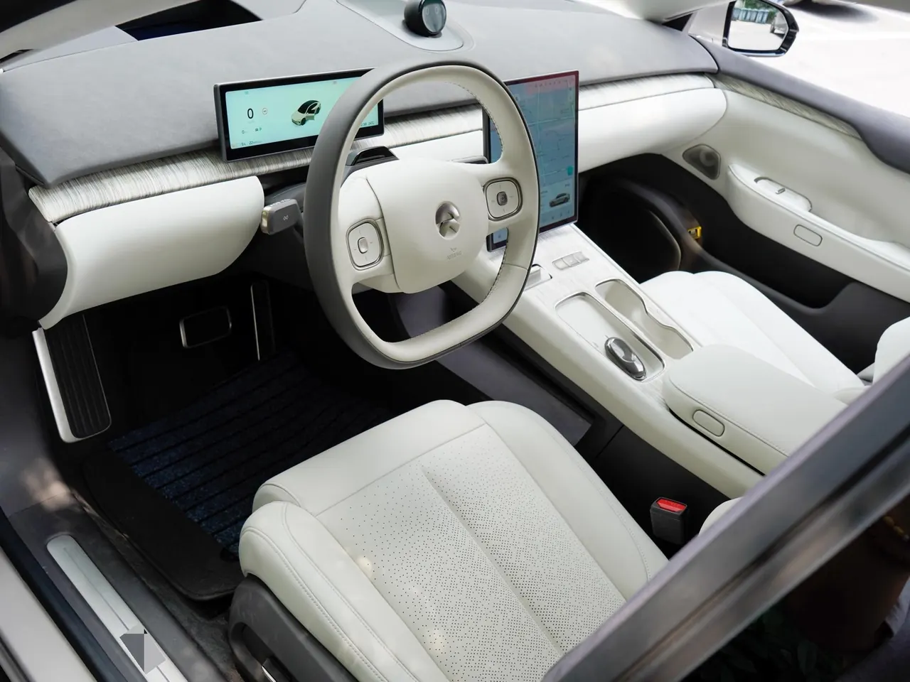 NIO 2024 ET7 75kWh Executive Edition Automatic Gear 9