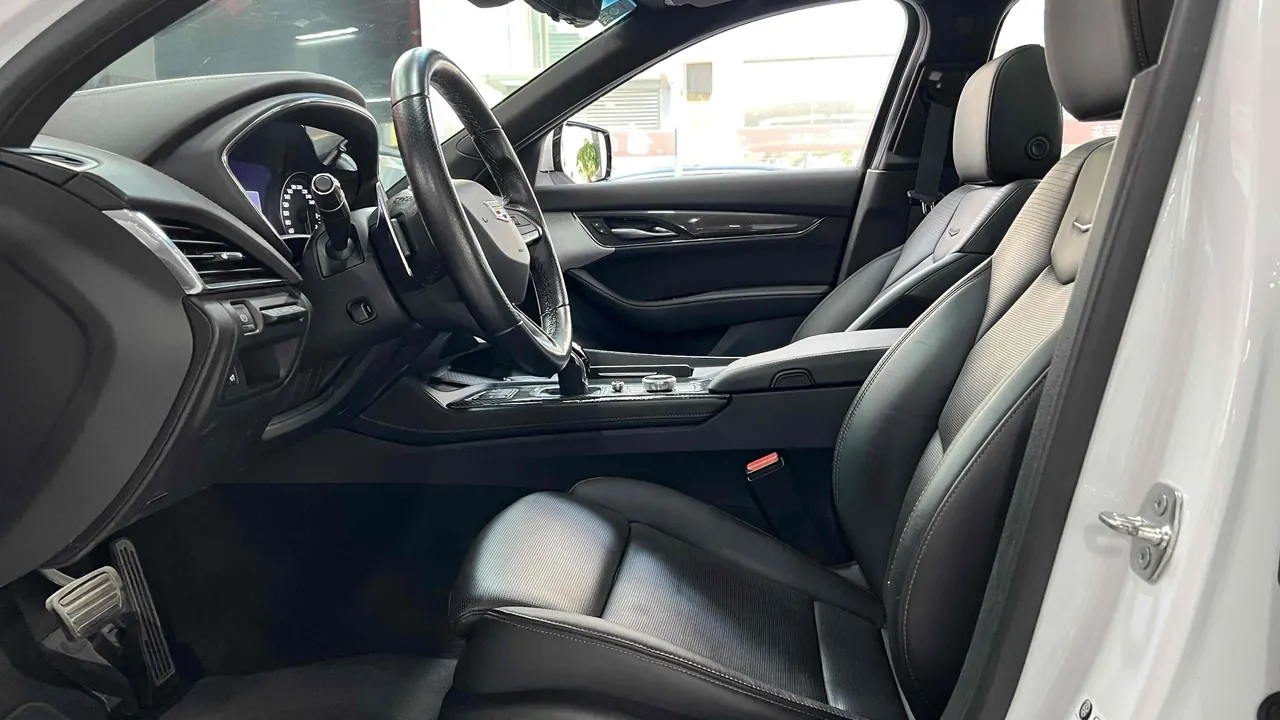 Cadillac 2020 CT5 2.0T 28T Platinum Sports Edition Automatic Gear 5