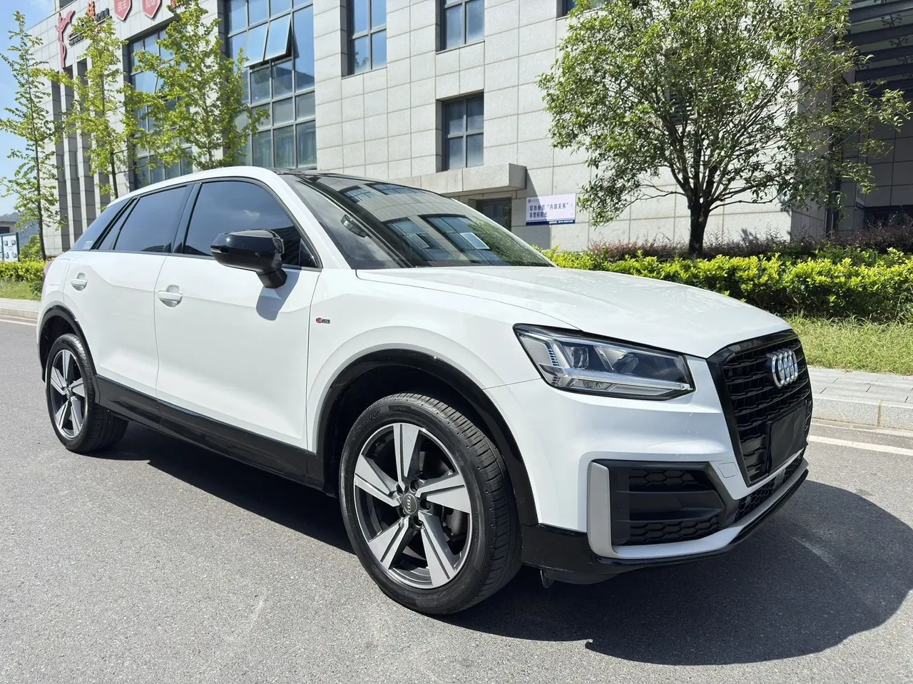 Audi 2020 Q2L 1.4TFSI 35TFSI Fashion Dynamic Automatic 3