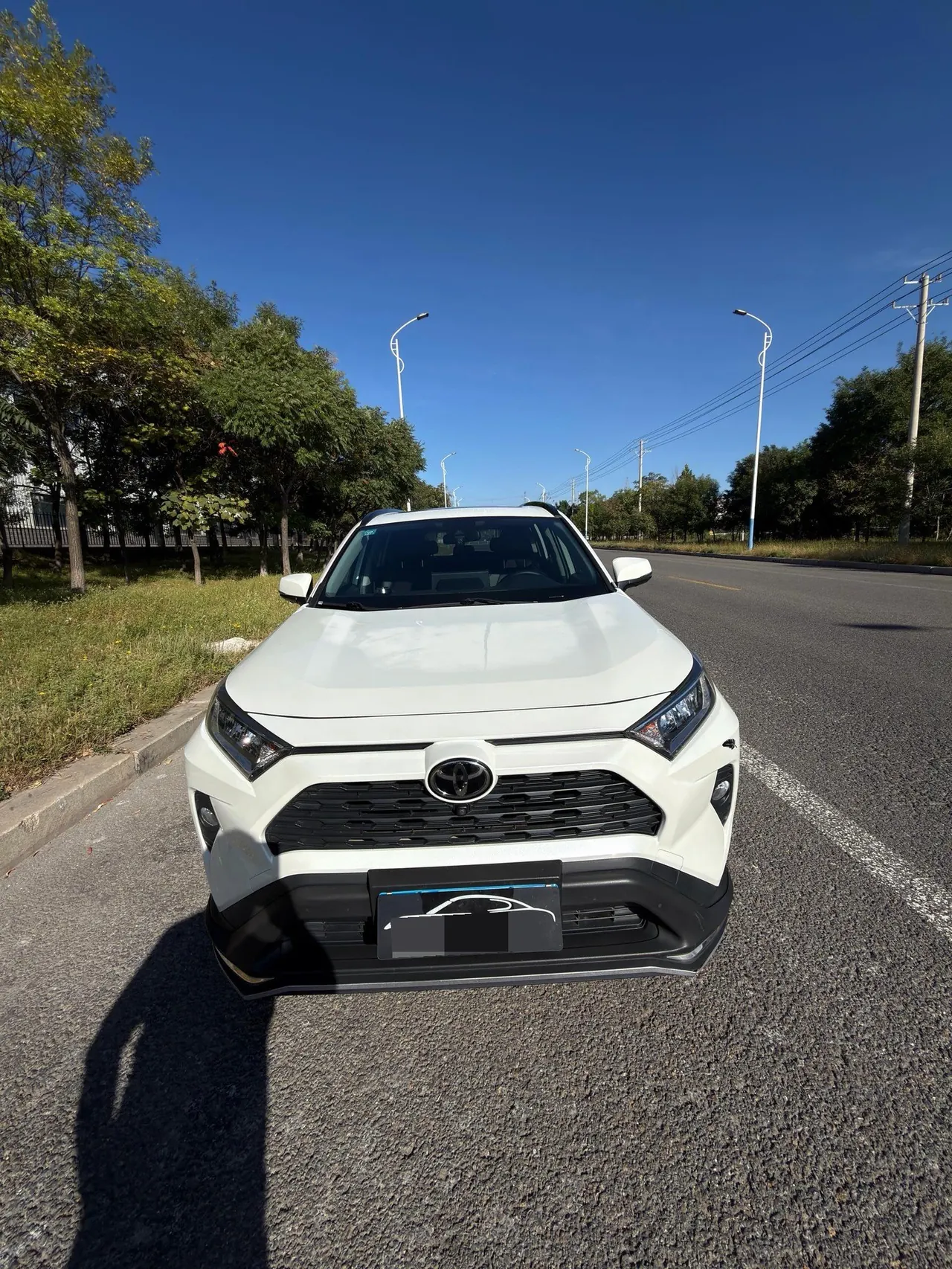 Toyota 2020 RAV4 Rongfeng 2.0 Stepless Four-wheel Drive Fashion Edition PLUS Automatic Gear 2