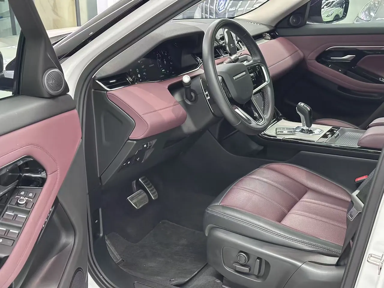 Land Rover Range Rover Aurora New Energy 2022 Range Rover Aurora L PHEV 1.5T P300e Performance Edition Automatic Gear 4