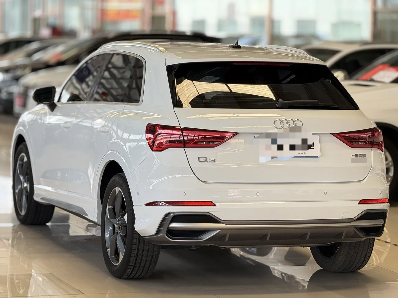 Audi 2020 Q3 1.4TFSI 35TFSI Enterprising and Elegant Automatic Gear 9