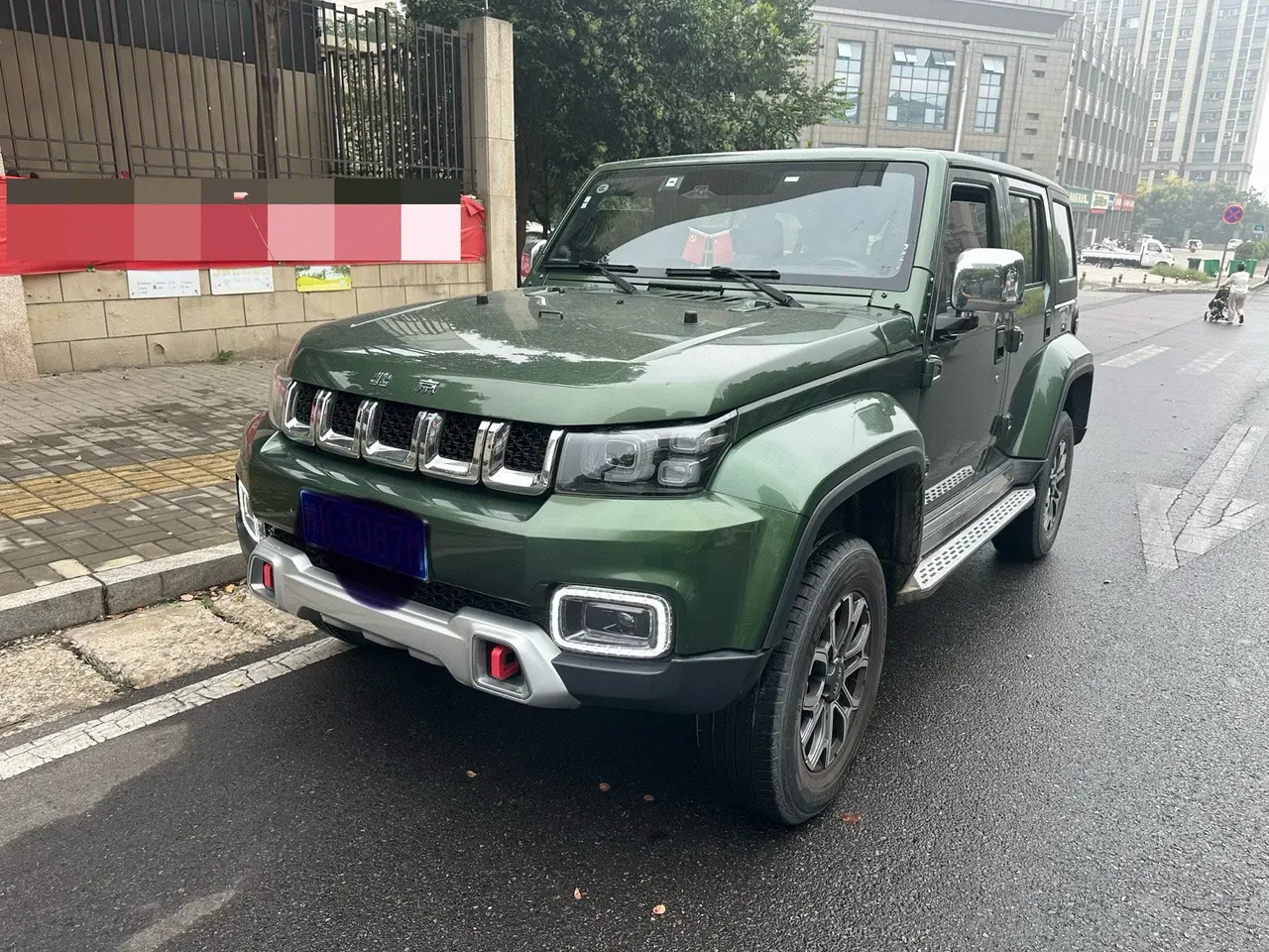打开图片灯箱:Beijing 2020 BJ40 2.0T 4-wheel drive city hunter version chivalrous automatic gear