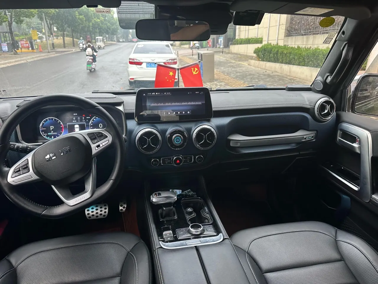Beijing 2020 BJ40 2.0T 4-wheel drive city hunter version chivalrous automatic gear 8