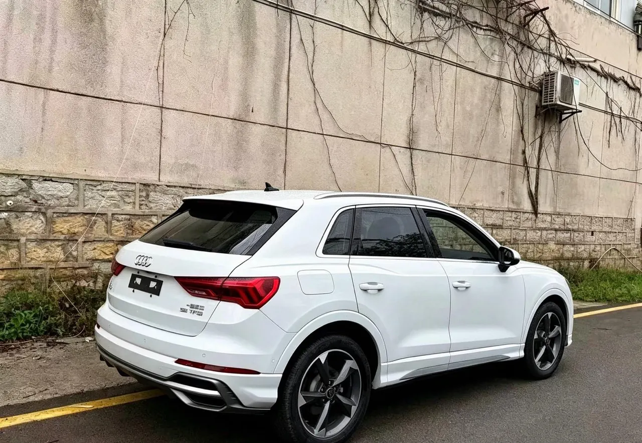 Audi 2021 Q3 1.4TFSI 35TFSI Fashion Elegant Automatic Gear 5