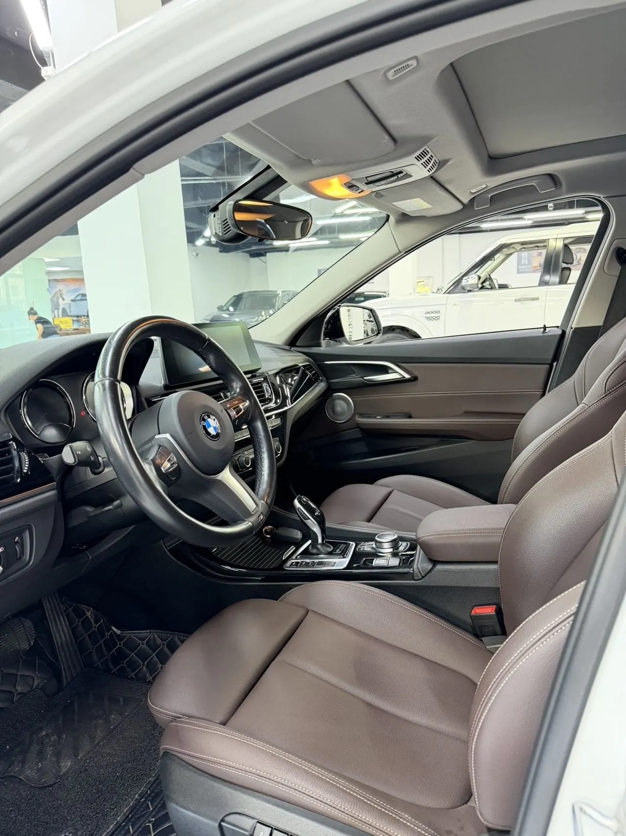 BMW 1 Series 2021 120i 1.5T M Sport Night Edition (facelift) Automatic 4