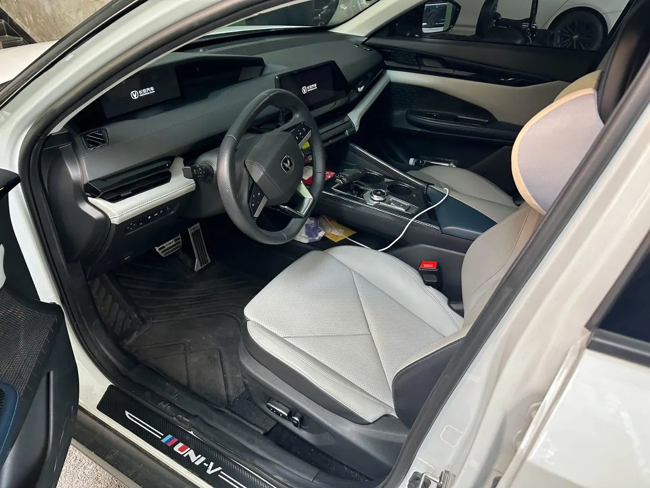 ChangAn 2023 UNI-V Smart Electric iDD 1.5T 113km Smart Fun (Fast Edition) Automatic Gear 2