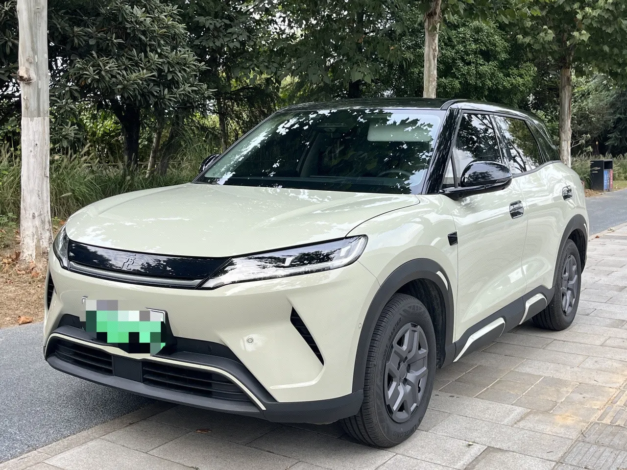 Open image lightbox: BYD 2025 Yuan UP Smart Driving 401KM Vital Automatic Gear