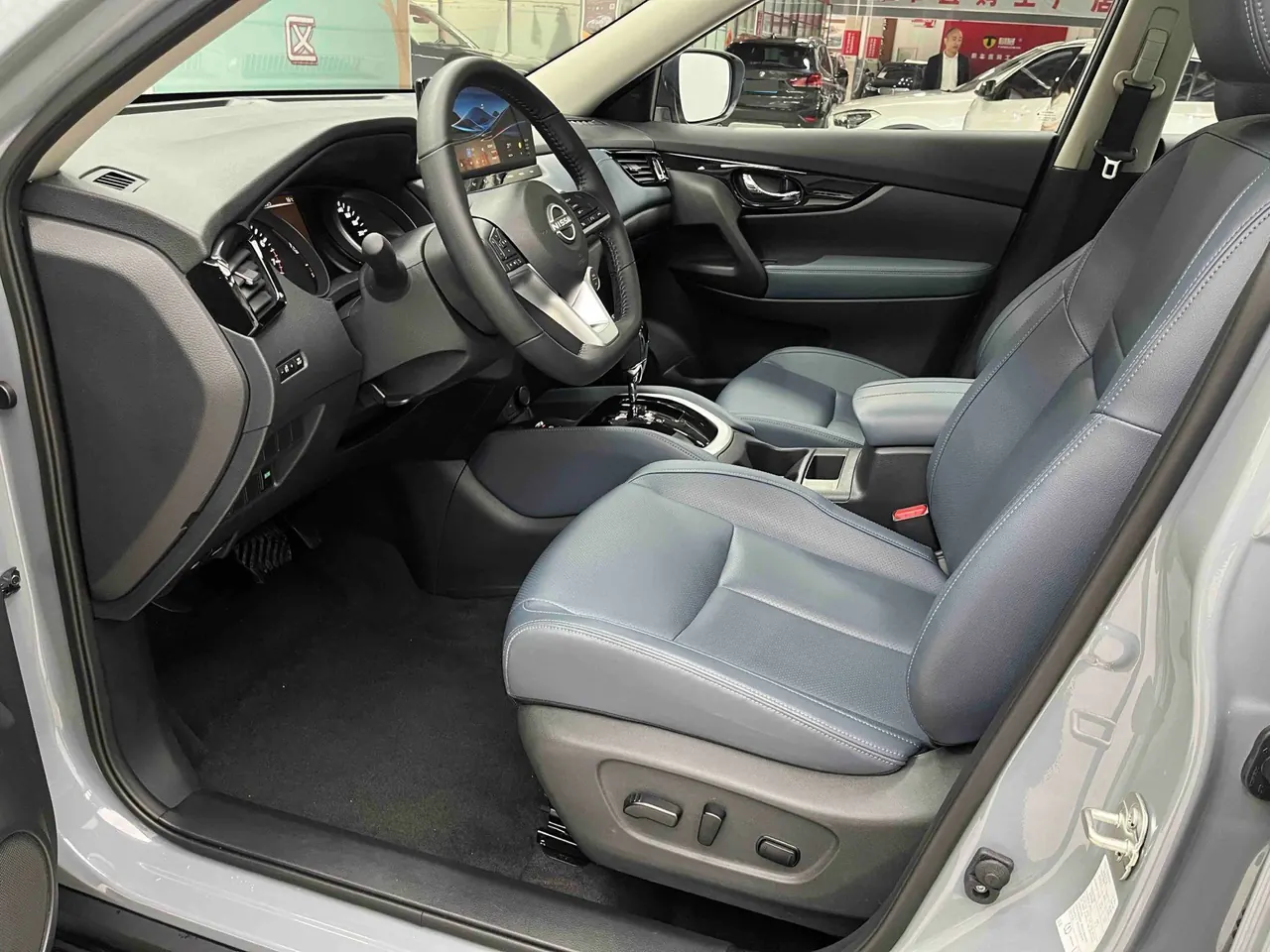 Nissan 2025 Qijun Honor 2.0 Stepless Two-Drive Leading Edition Automatic Transmission 4