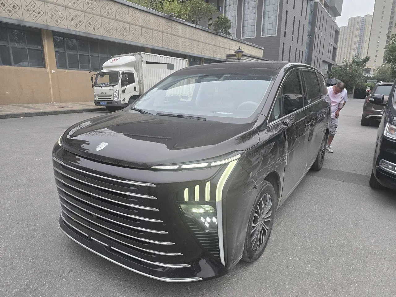 Forthing 2024 Xinghai V9 1.5TD 200km Chinese Knot Series Luxury Automatic Gear - View 1