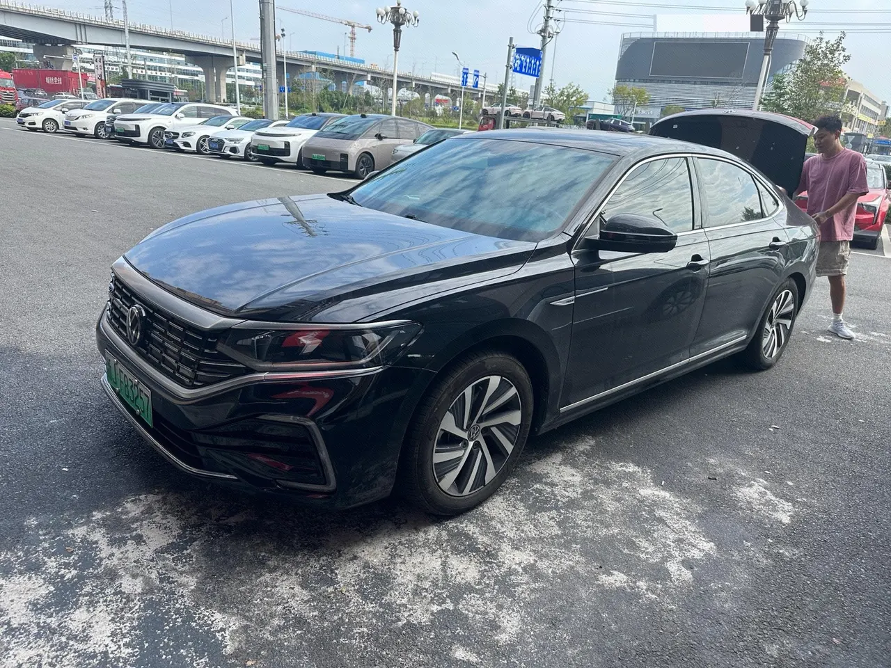 Volkswagen Passat New Energy 2022 Passat PHEV 1.4T 430 Elite Automatic Gear - View 1