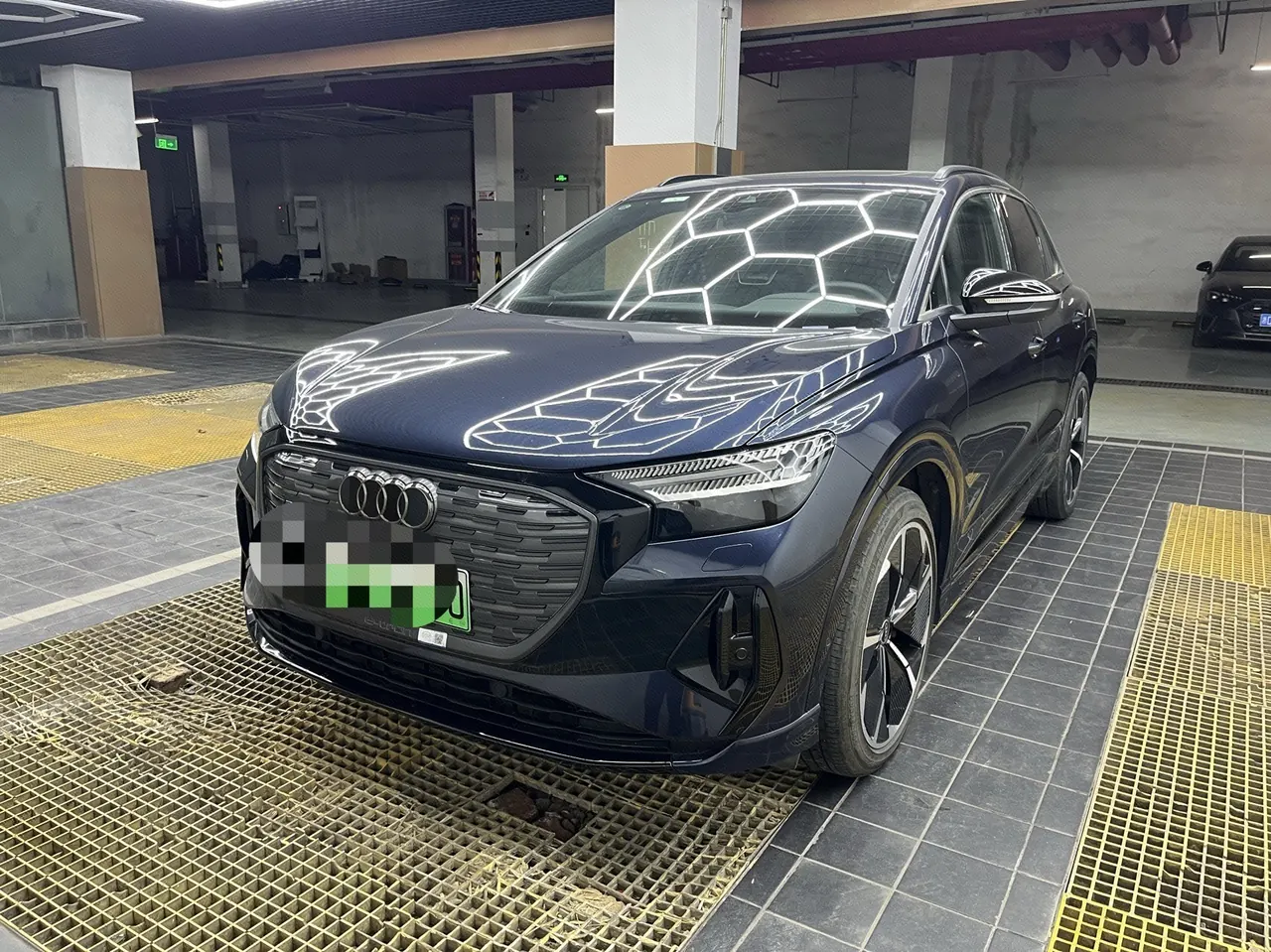 Audi 2024 Q4 e-tron 50 Quattro Creative Night Edition Automatic Gear - View 1