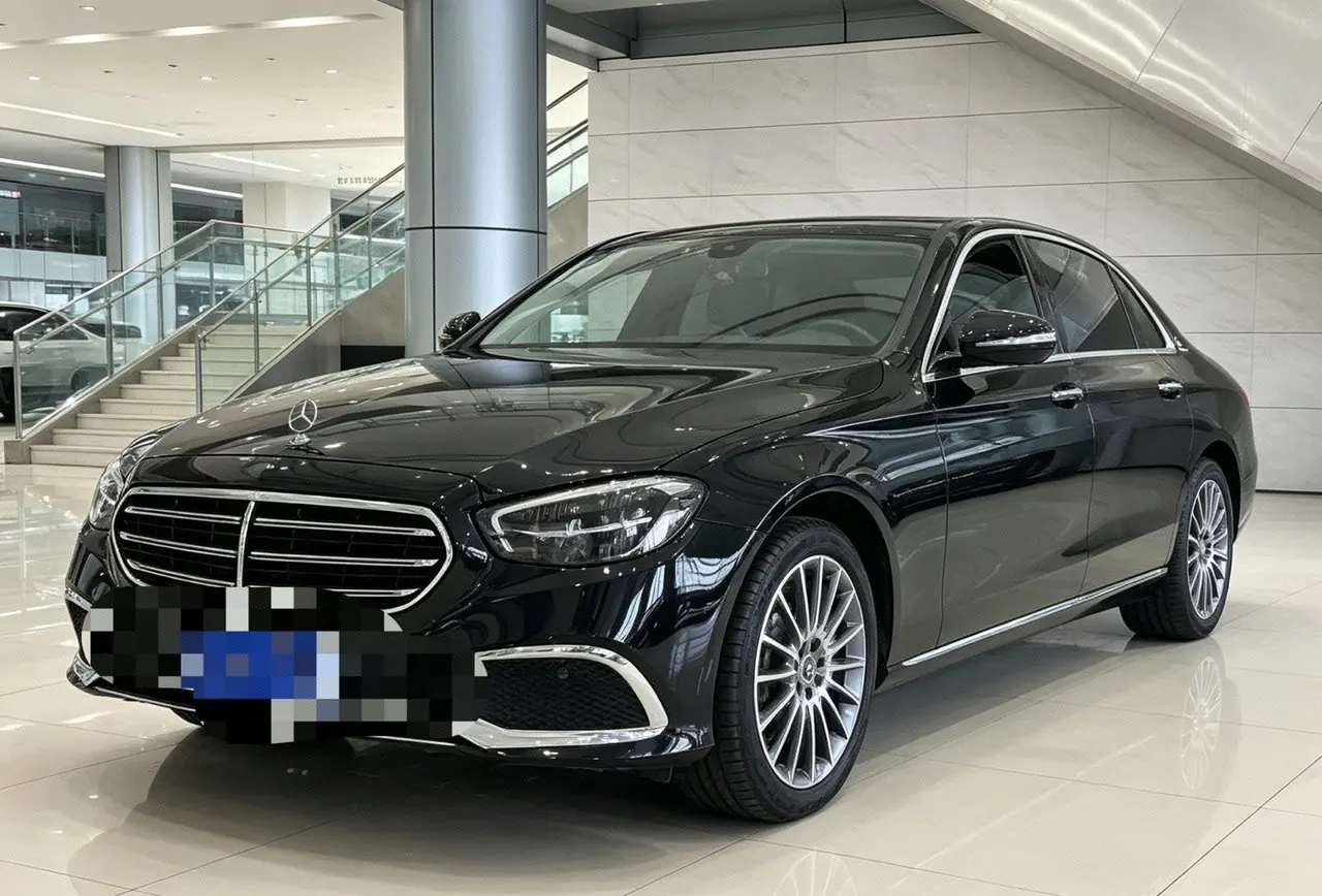 Открыть галерею: Mercedes Benz E Class 2023 E 260 L 2.0T Automatic