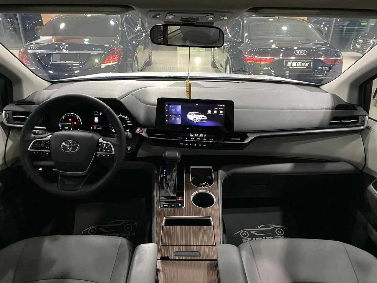 Toyota 2023 Grevia HYBRID 2.5 Stepless Comfort Edition Automatic Transmission 13