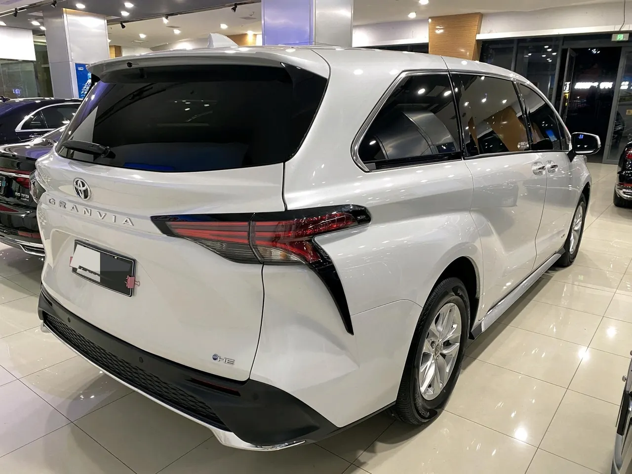 Toyota 2023 Grevia HYBRID 2.5 Stepless Comfort Edition Automatic Transmission 5